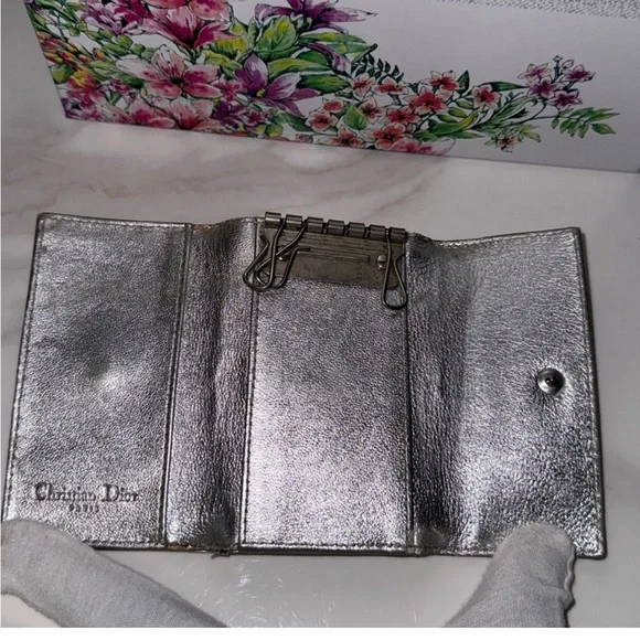 CHRISTIAN DIOR Metallic Key Pouch - Picture 3 of 12